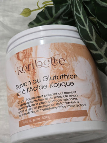 Savon àl'acide kojique et au glutathion